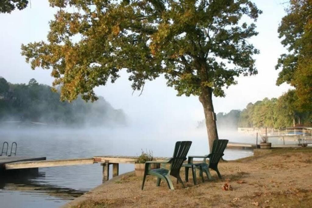 #02 - Unique Lakeside Studio Cottage- Pet Friendly Hot Springs Eksteriør bilde