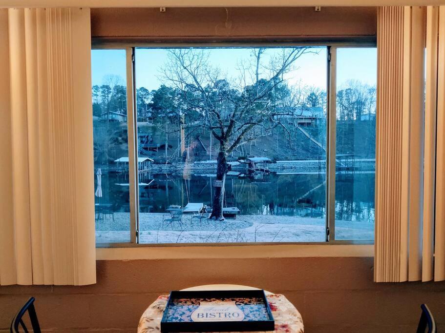 #02 - Unique Lakeside Studio Cottage- Pet Friendly Hot Springs Eksteriør bilde